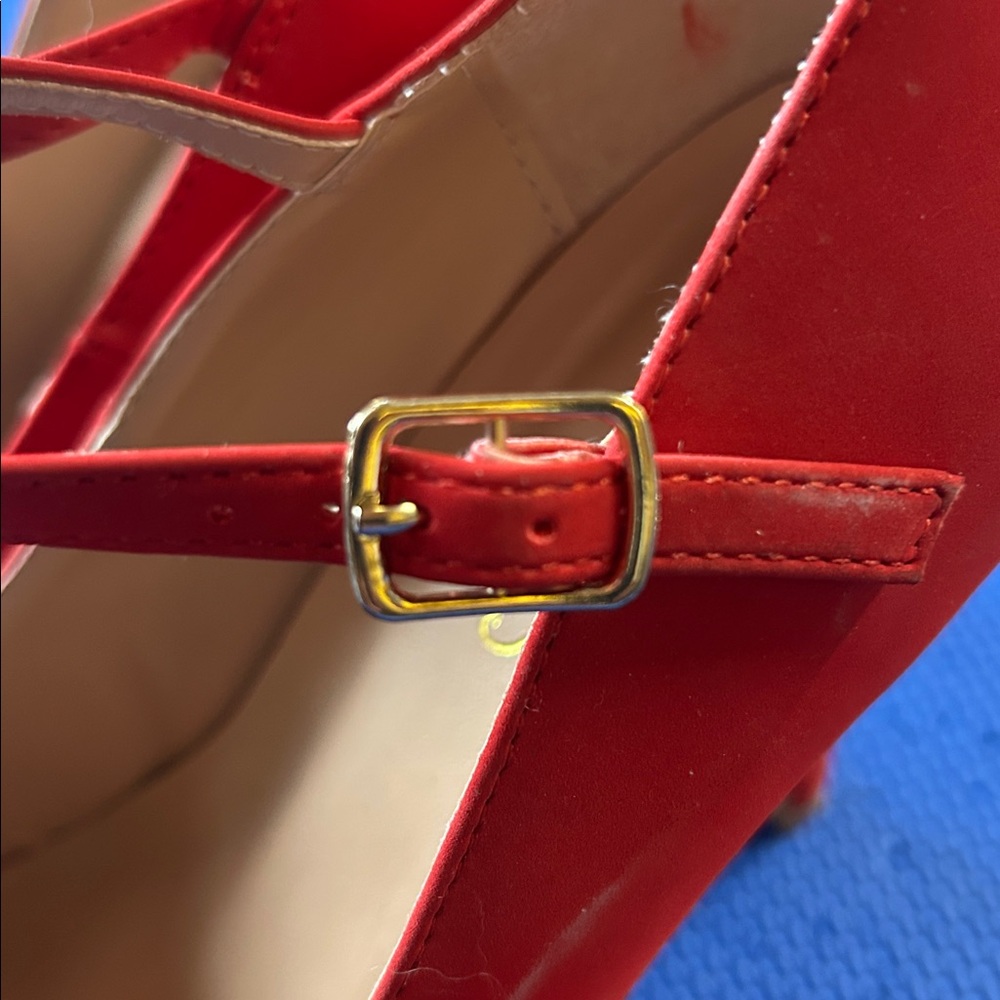 Elegant Red Mary Jane Heels - Picture 6 of 11